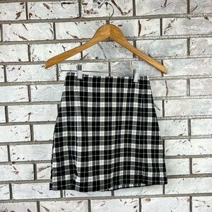 Brandy Melville | Black and White Plaid Mini Skirt